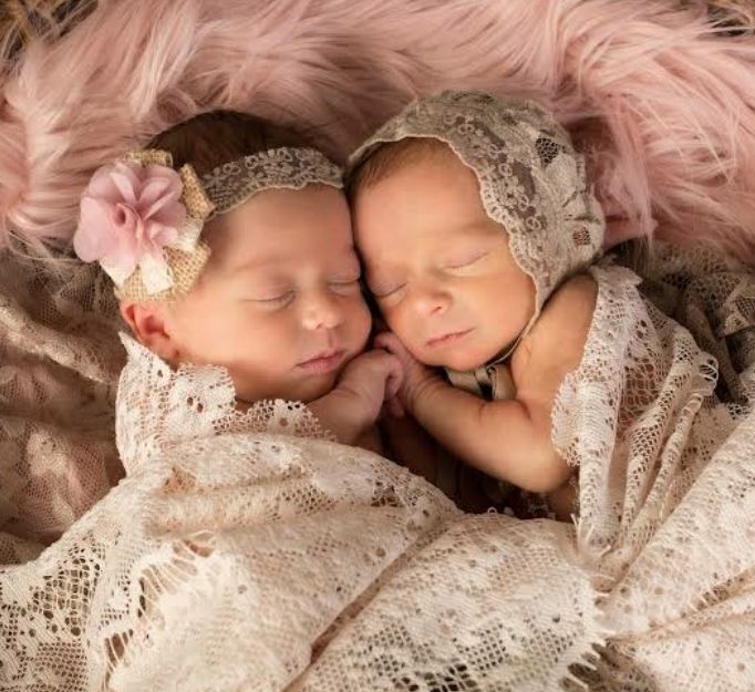 Rangkaian nama bayi kembar laki-laki dan perempuan modern