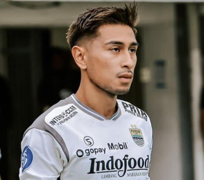 Daisuke Sato bingung menghadapi dua pilihan/Instagram/@daisukesato11.