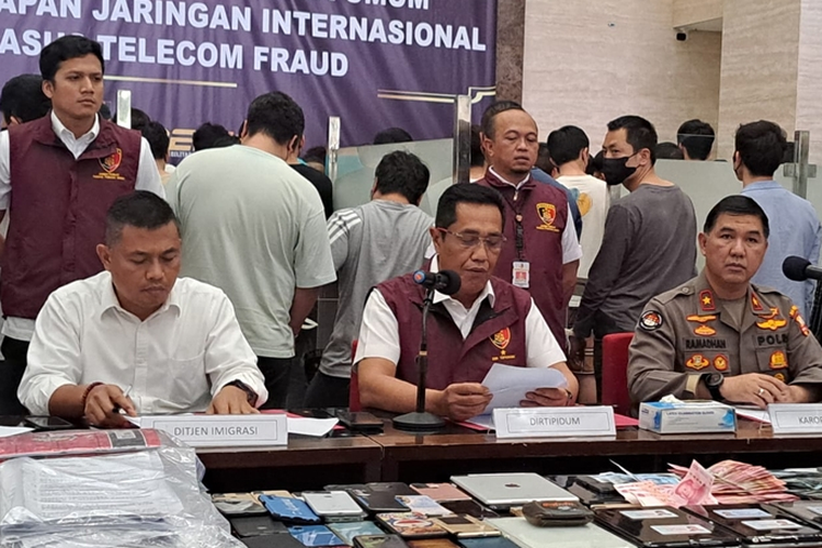 Bareksrim Polri Tangkap 55 WNA Sindikat Penipu Internasional 'Telecom Fraud'