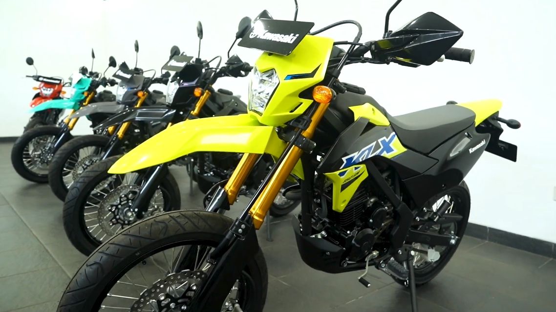 Varian tipe dan warna Kawasaki KLX 150SM 
