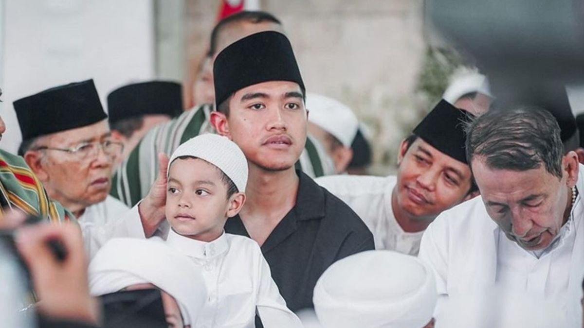 Kaesang Jawab Celetukan Warga Soal Pilkada saat Sholat Jumat di Masjid Muhammadiyah