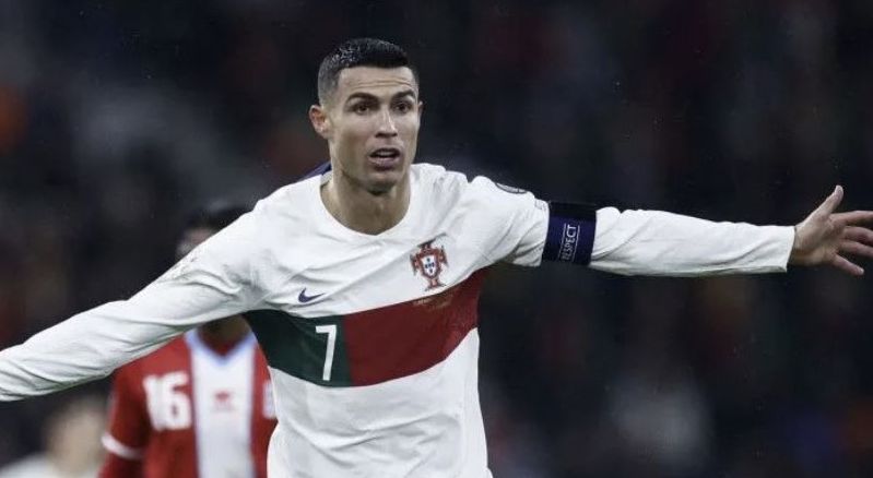 Senyum Cristiano Ronaldo kembali lagi setelah Piala Dunia 2022 yang mengecewakan, saat mega bintang Portugal tampil ganas di kualifikasi Euro 2024