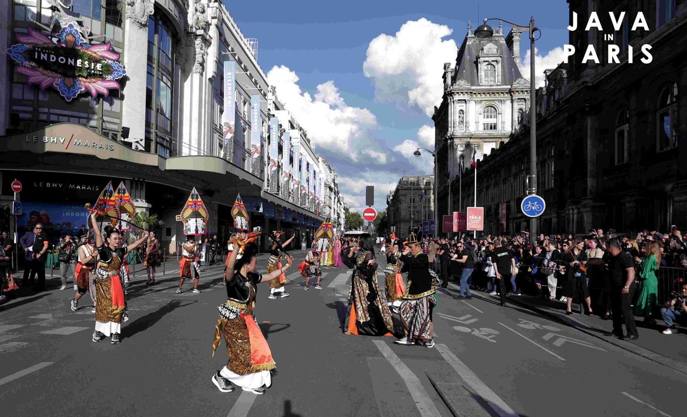 Pelaksanaan Java in Paris sangat meriah selama pergelaran
