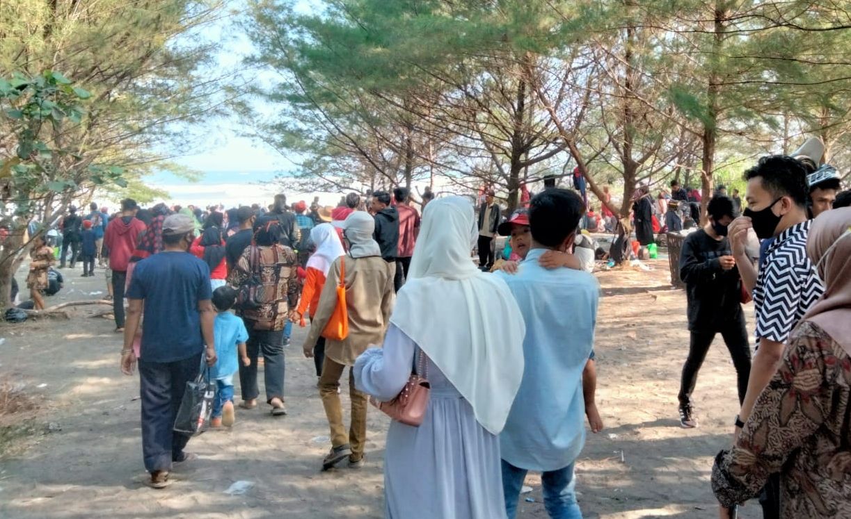 Menjelang Bulan Puasa Ramadhan 2022, Objek Wisata Pantai di Kabupaten Cianjur Ramai Dikunjungi Wisatawan