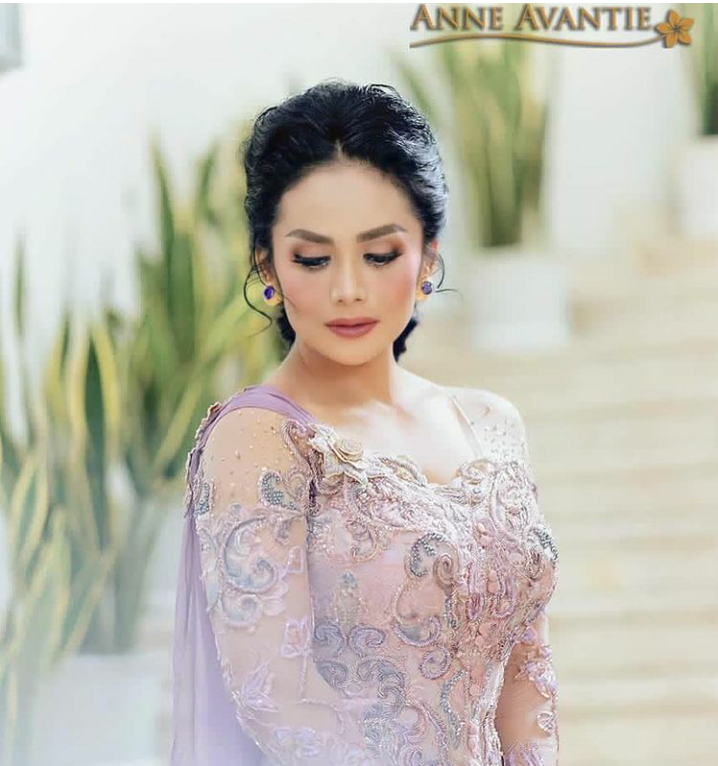 Kebaya Krisdayanti Untuk Acara Lamaran Aurel Atta Sempat Salah Konsep Anne Avantie Saya Lemes Berita Kbb