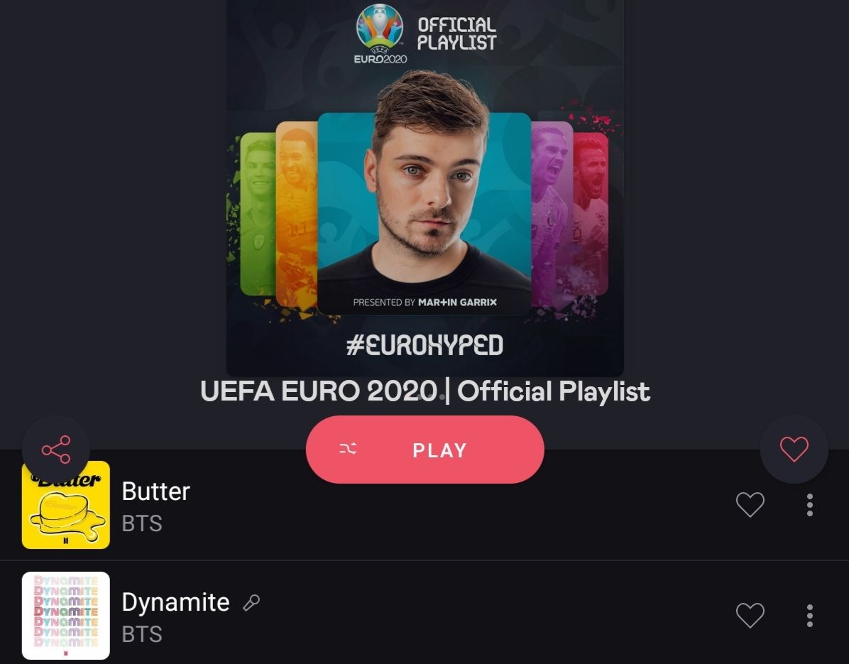Tangkapan layar dua lagu BTS yakni Dynamite dan Butter dalam official playlist UEFA Euro 2020 di platform Deezer