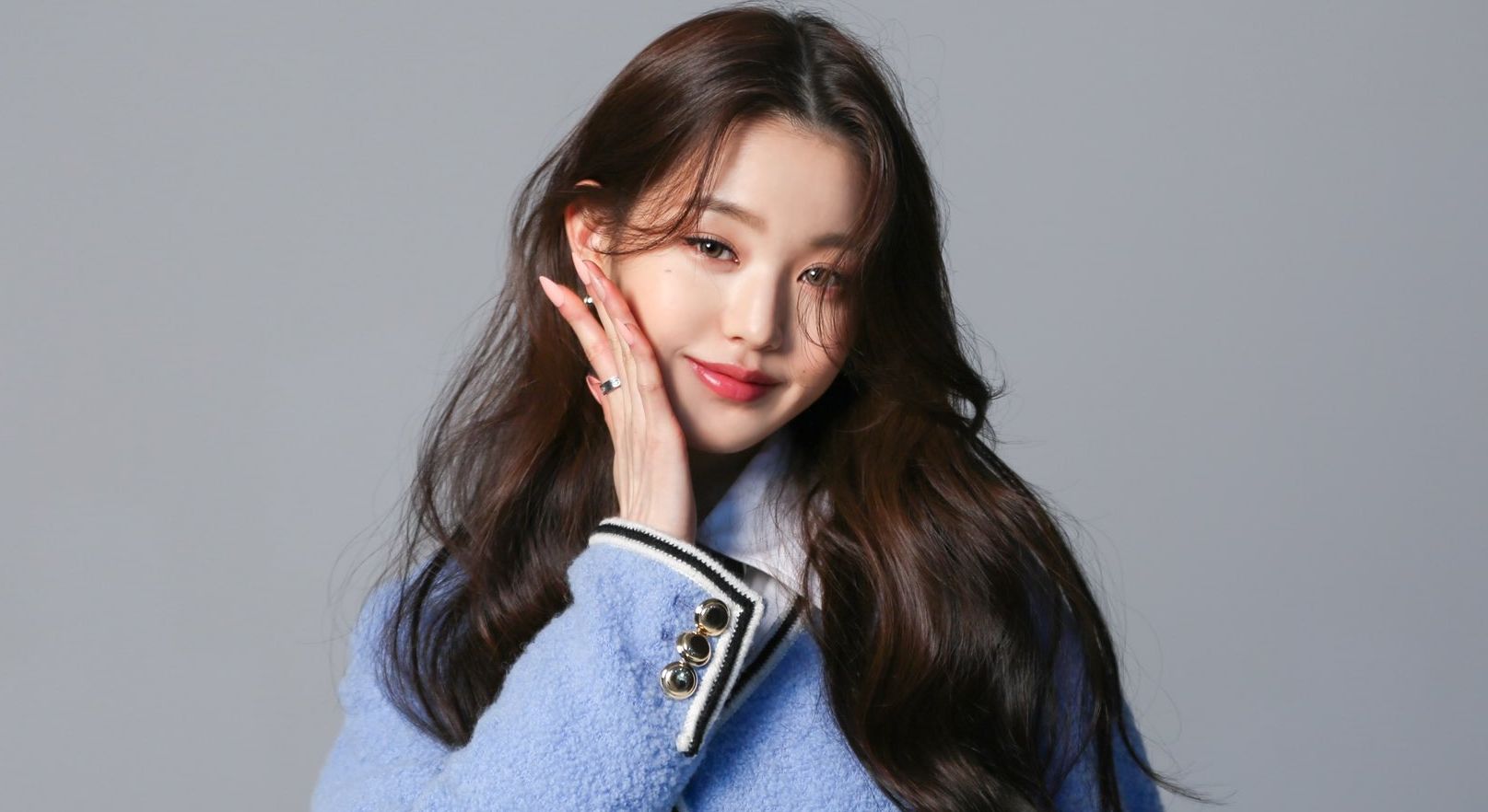 Wonyoung IVE kembali dihujani kritik oleh netizen usai tertangkap basah melakukan hal ini dalam rekaman lagu debut, ELEVEN.*