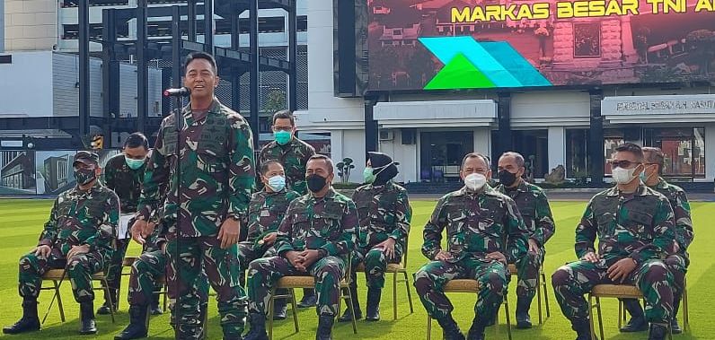 KSAD Jenderal TNI Andika Perkasa saat menggelar jumpa pers di Mabes AD Jakarta