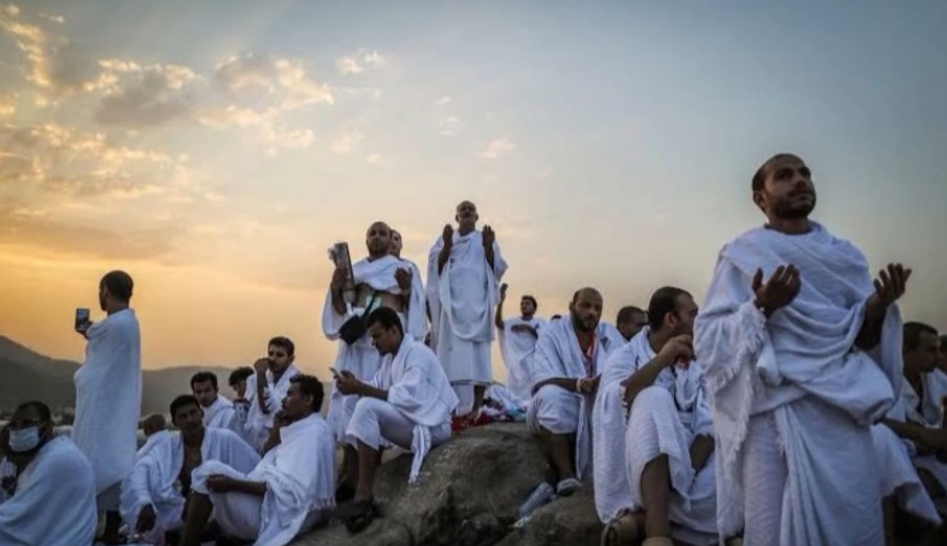 Bacaan Sholawat Talbiyah Haji Lengkap Lirik Labaikallah Humma Labaik