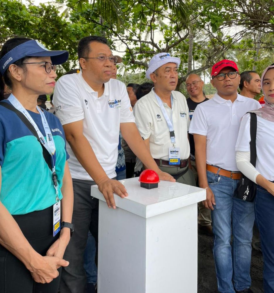 Gubernur NTB saat pembukaan event Ironman 70.3 di Holiday Resort Senggigi Lombok