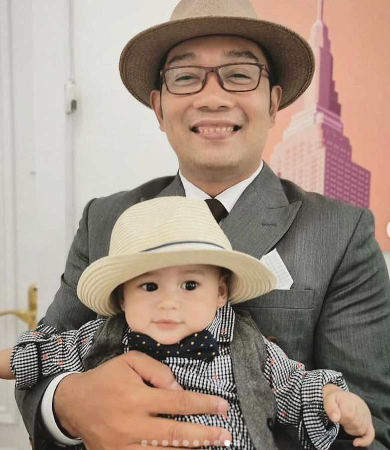 Arkana Aidan Misbach sering kembaran topi dengan sang ayah Ridwan Kamil 