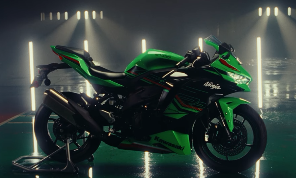 Kawasaki ZX4R dipastikan bakal meluncur pada Mei 2023 mendatang. 