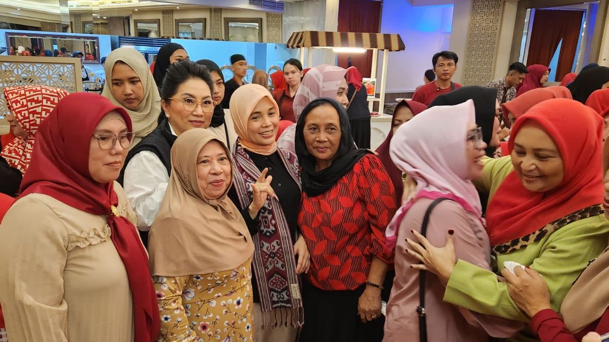 Bantah Isu Bansos akan Disetop Ganjar-Mahfud, Siti Atikoh: Justru Diintegrasi Melalui KTP Sakti