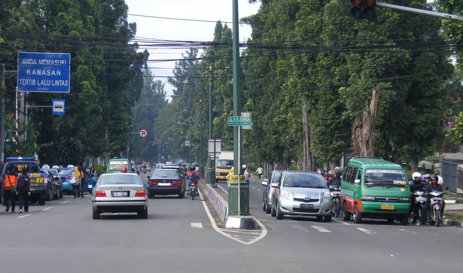 Jalan Simpang Dago