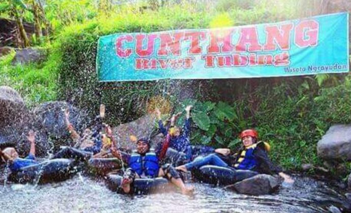 Wisata Cunthang River Tubing Ngawi