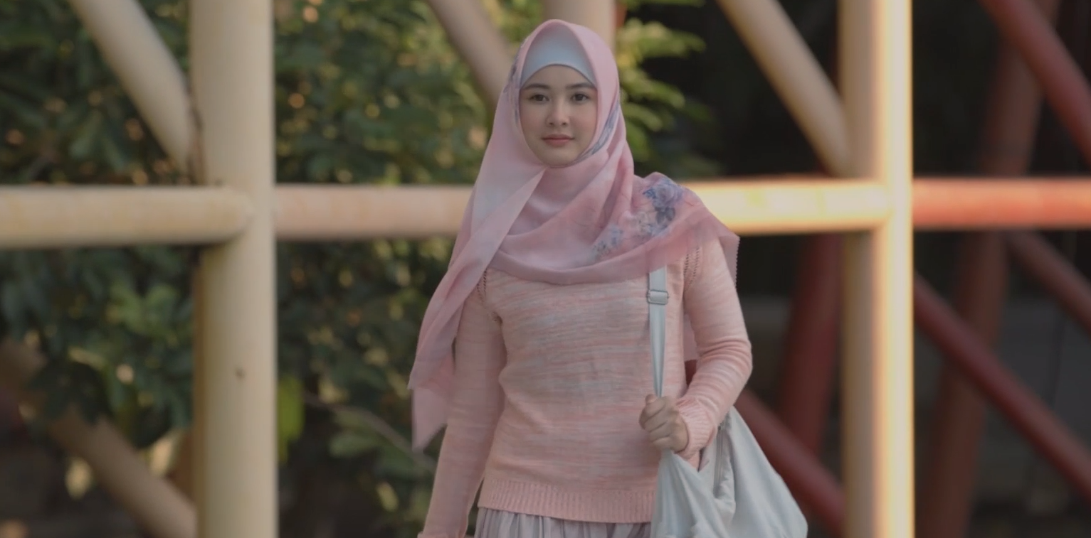 Adinda Azani sebagai Salwa di sinetron Rumah Bidadari.