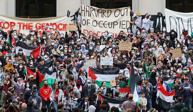 Para pengunjuk rasa di Washington DC Amerika Serikat menentang penjajahan Israel di Palestina