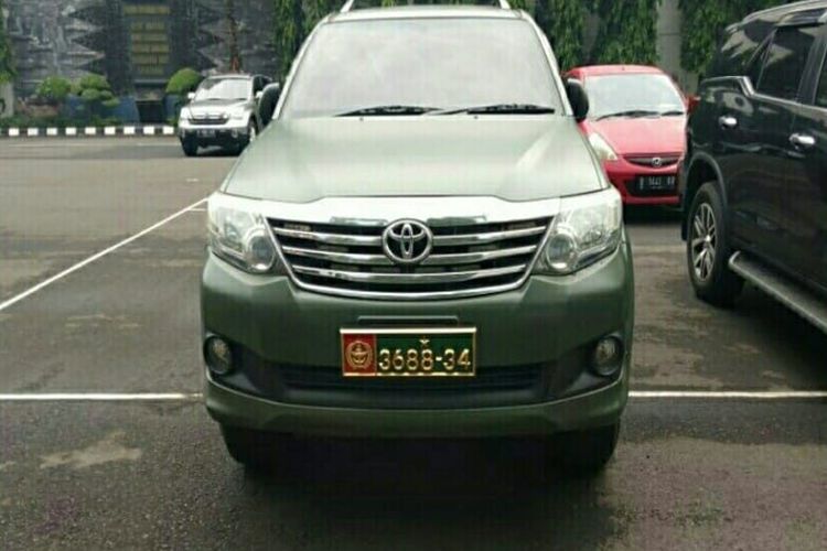 Mobil Dinas TNI Dipakai Untuk Membeli Nasi Padang