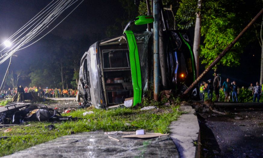 Bus rombongan pelajar SMK Lingga Kencana Depok yang kecelakaan di Subang pada Sabtu, 11 Mei 2024.