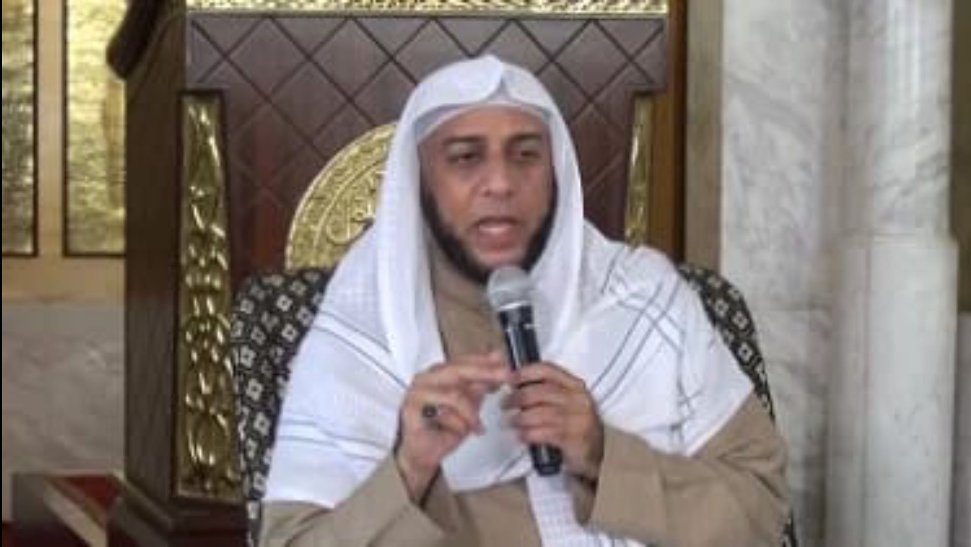 Syekh Ali Jaber memberikan amalan penarik rezeki yang dapat dilakukan di waktu sahur selama Ramadhan