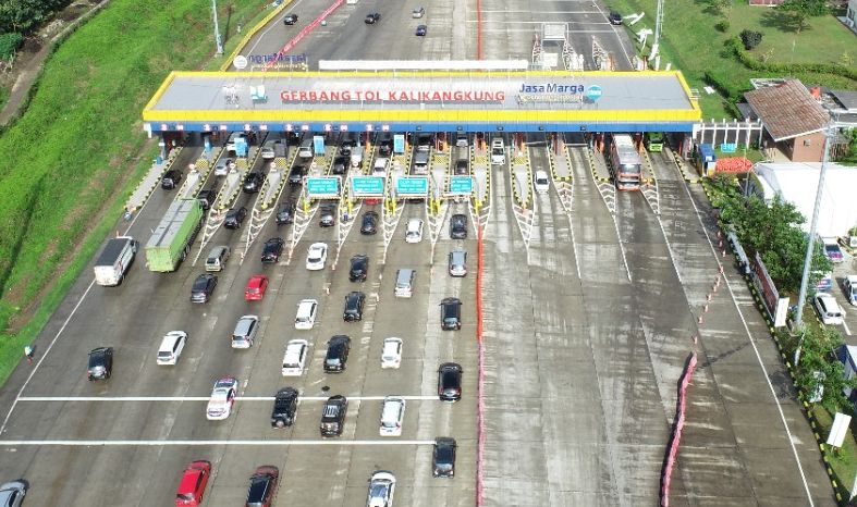 ONE WAY dari GT Kalikangkung Hingga Halim Mulai Diberlakukan, Pengguna Jalan Tol Diimbau Berhati-hati