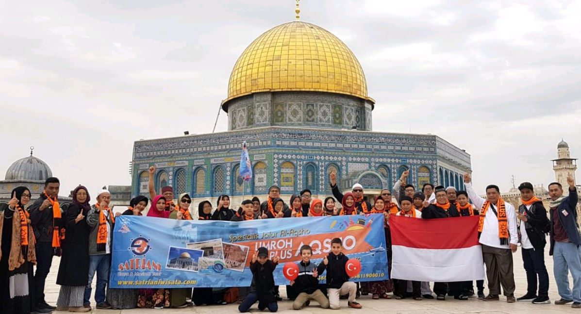 Wisata religi ke Masjidil Aqsa, memperingati Isra Miraj Nabi Muhammad SAW.