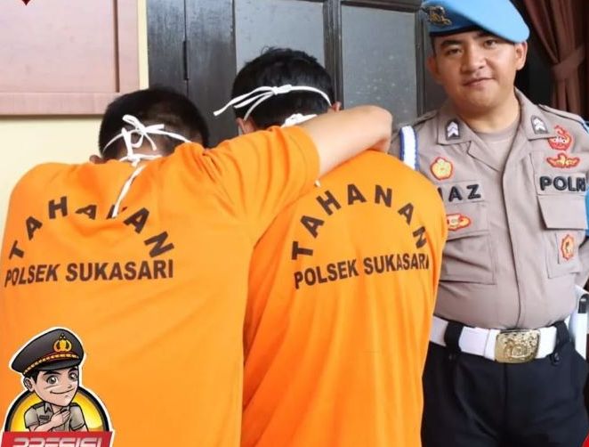 Dua tersangka begal di Jalan Sarijadi Kota Bandung yang terpaksa dilumpuhkan dengan tindakan tegas terukur masing-masing sebutir peluru akibat melakukan perlawanan saat akan diamankan petugas SatReskrim Polsek Rancasari. 