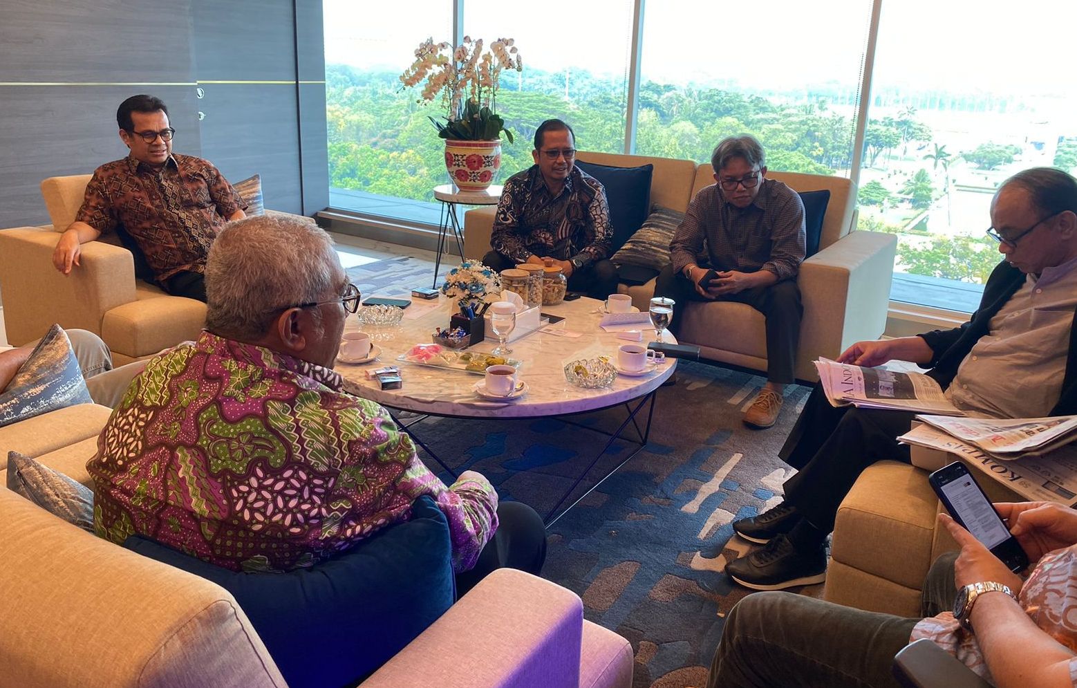 Pertemuan Menkominfo Budi Arie Setiadi dengan pengurus SPS pusat di Jakarta, Kamis, 9 November 2023.