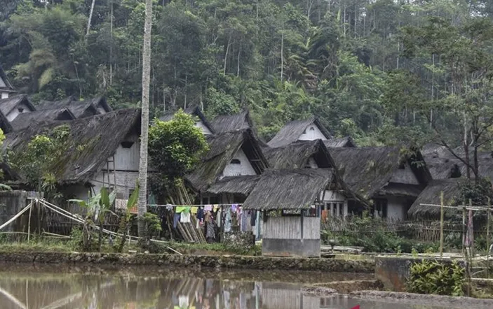 Melestarikan Tradisi Leluhur dan Rumah Adat, Ini Tpis Masuk ke Tempat ...