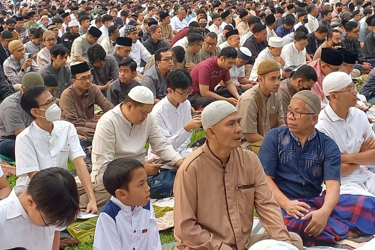 Tata Cara Pelaksanaan Shalat Idul Fitri Lengkap Dengan Niat Dan