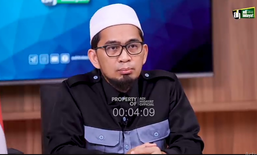 Ustadz Adi Hidayat mengungkapkan ada 2 surat yang dapat melancarkan rezeki dan pekerjaan, yang dapat dibaca ketika melakukan ibadah shalat tahajud di waktu sepertiga malam