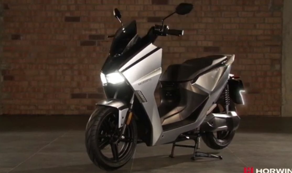 Horwin SK3 skuter listrik keren mirip Yamaha NMAX power setara 155 cc