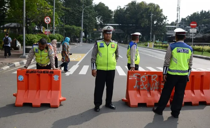 Ppkm Level 1 Diperpanjang Berikut Aturan Lengkap Naik Transportasi Umum Hingga Masuk Mal 