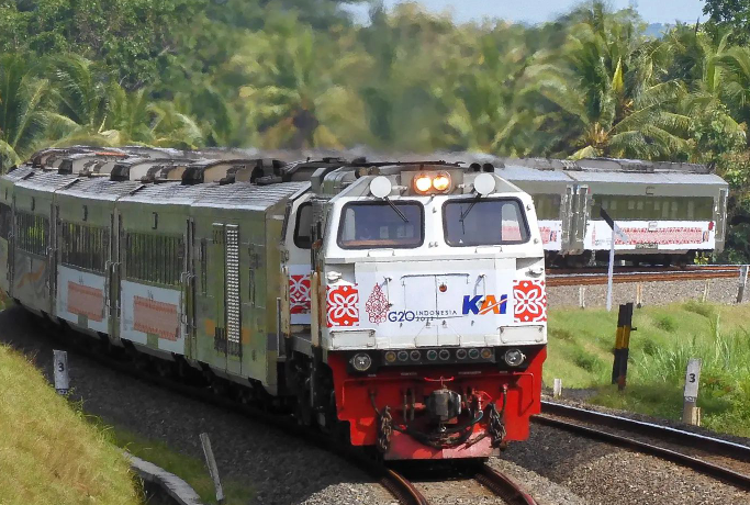 Perpanjangan Rute KA Kamandaka Hingga Stasiun Cilacap. / kai121_