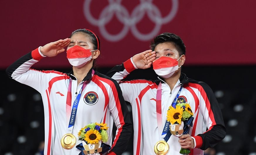 Setelah menjadi pemenang di badminton kategori ganda putri di Olimpiade Tokyo 2021, Greysia dan Apriyani mendapatkan berbagai hadiah dari banyak pihak.