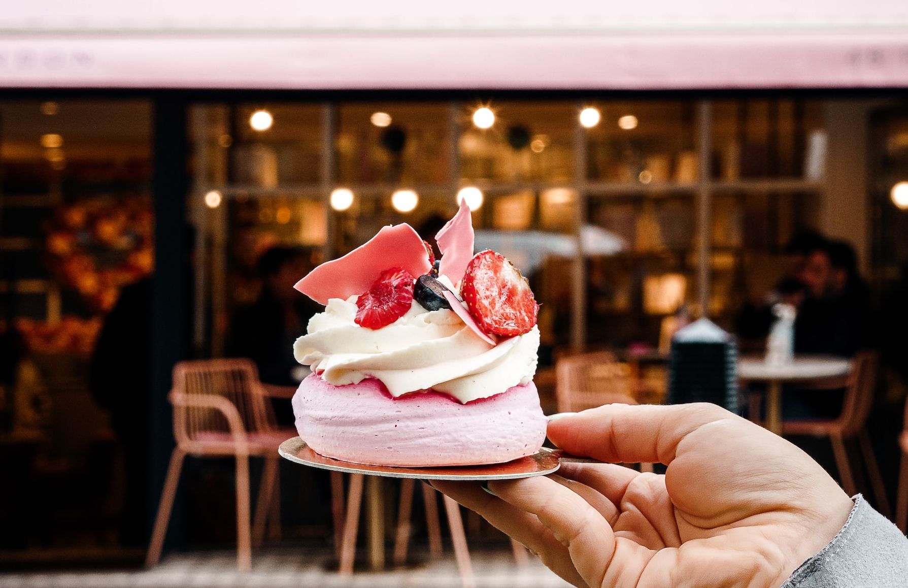 Simak rekomendasi dessert shop terhits di Bandung.