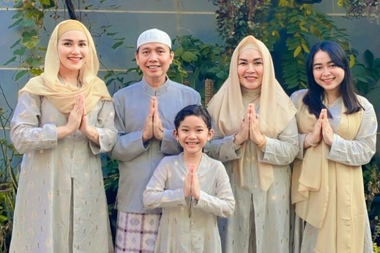 Ayu Ting Ting Dilangkahi Menikah Oleh Sang Adik Ayah Rozak Berikan Tanggapan