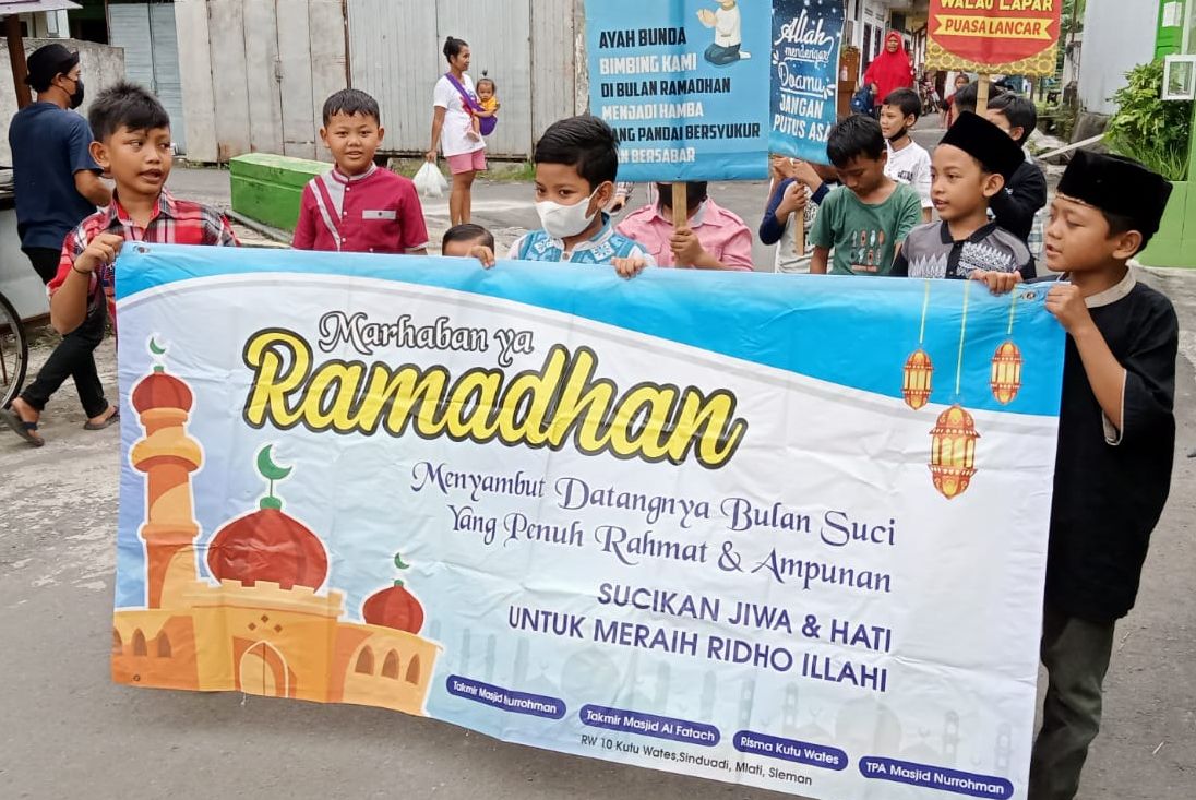 85 anak ikut terlibat pawai menyambut Ramadhan di kampung Kutuwates Sinduadi Mlati, Sleman
