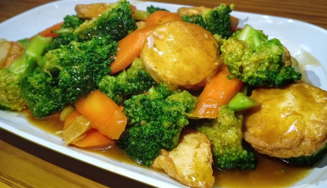 Ilustrasi IDE BEKAL: Anti Ribet! Resep Membuat Brokoli Tofu Saus Tiram yang Sehat, Cocok Dimakan dengan Nasi Hangat!
