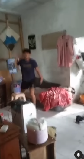 School Boy Giral Xxx Video - Viral! Video Bocah SMP Ngamuk Obrak-Abrik Barang Dirumah, Diduga Inilah  Penyebab Dia Marah Besar