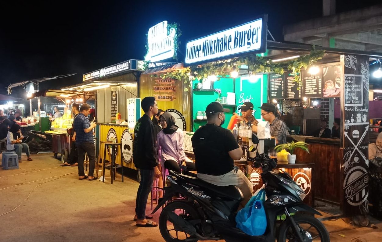 Suasana kuliner Welcome to Batam yang berganti tema 'street food korea'