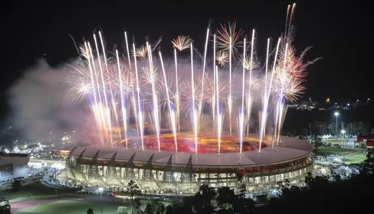 Pertunjukkan Kembang Api di Stadion Lukas Enembe, dalam Penutupan PON XX 2021.