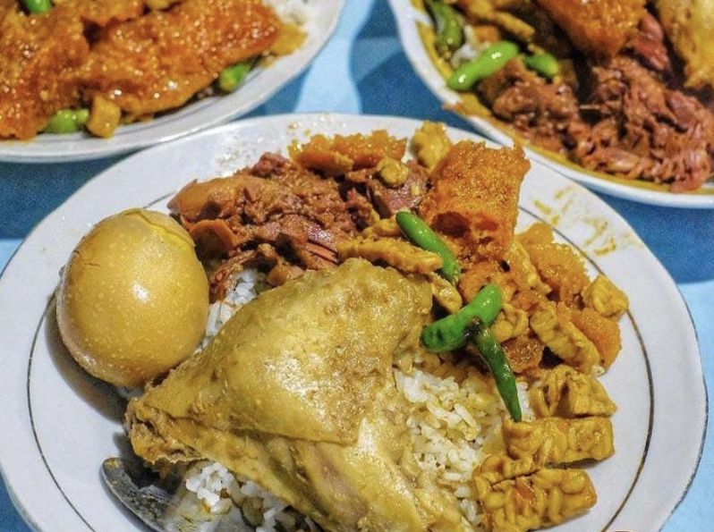 Gudeg Pawon/Instagram/@surabayafoodles