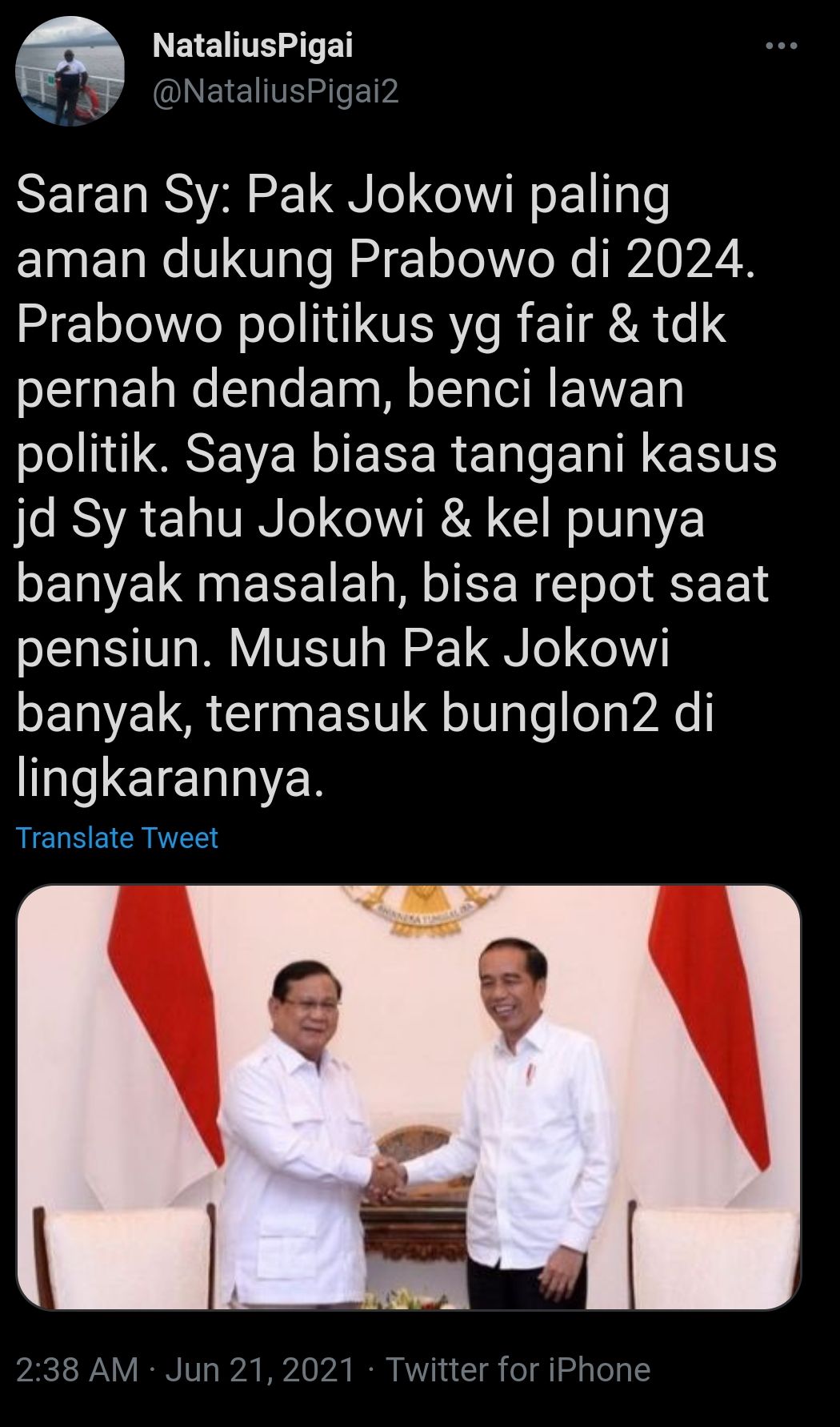 Cuitan Pigai agar Jokowi dukung Prabowo