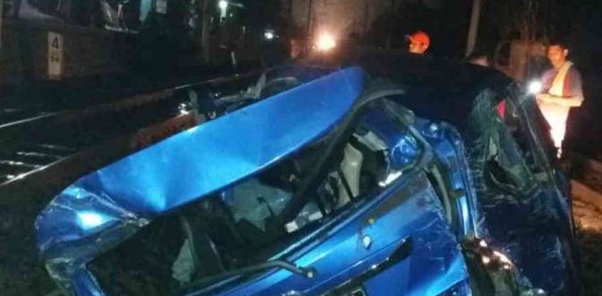 Tujuh Orang Dalam Satu Mobil Tewas Dihantam Kereta Api Argo