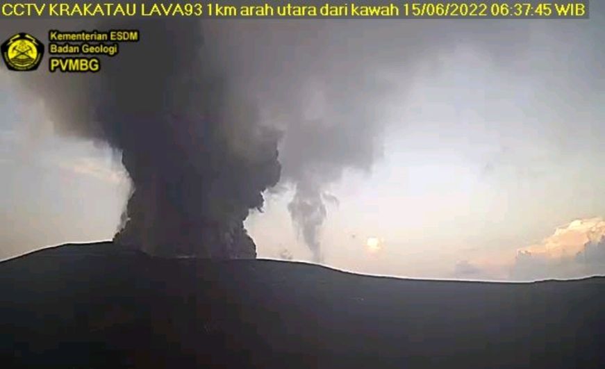 Gunung Anak Krakatau masih berada di Level III Siaga.