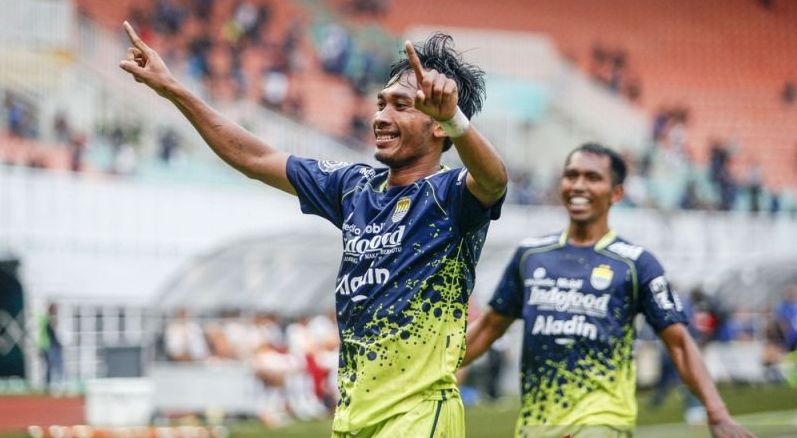 Pemain Persib Bandung. Berikut update terbaru klasemen BRI Liga 1 per 25 Maret 2023.