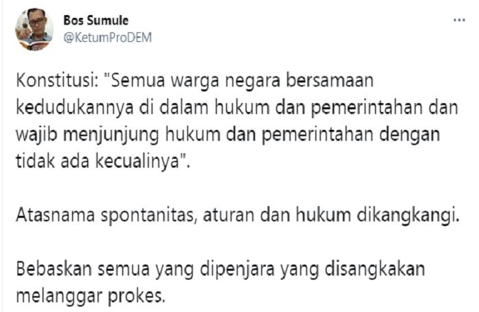 Cuitan Iwan Sumule yang komentari kerumunan Jokowi di Maumere.