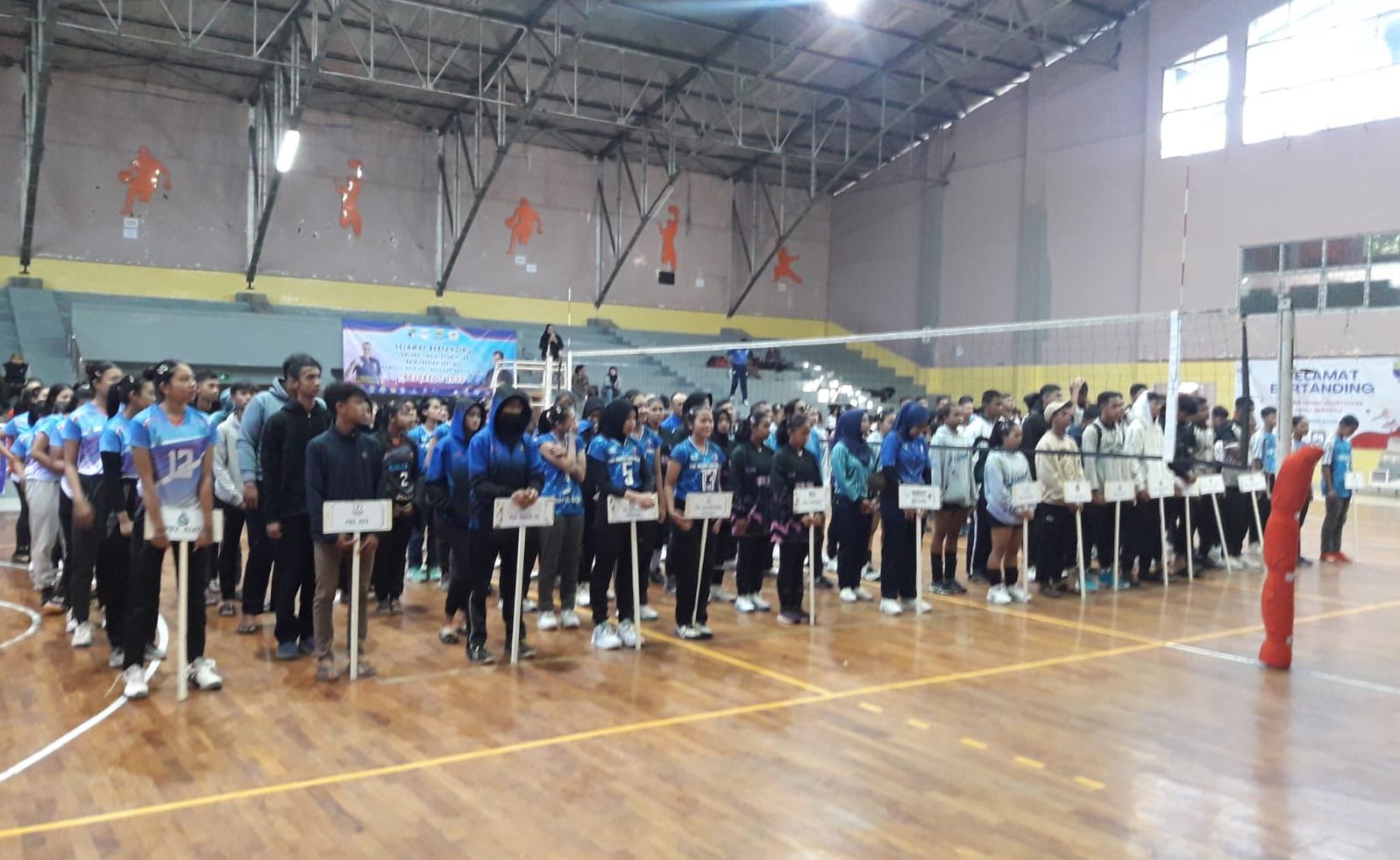 Sebanyak 26 tim putra dan putri berlaga di Kompetisi Bola Voli Antar Klub Ivoba Kejurkot 2023 yang berlangsung di GOR Pajajaran Bandung, 23 sampai 30 Agustus 2023.