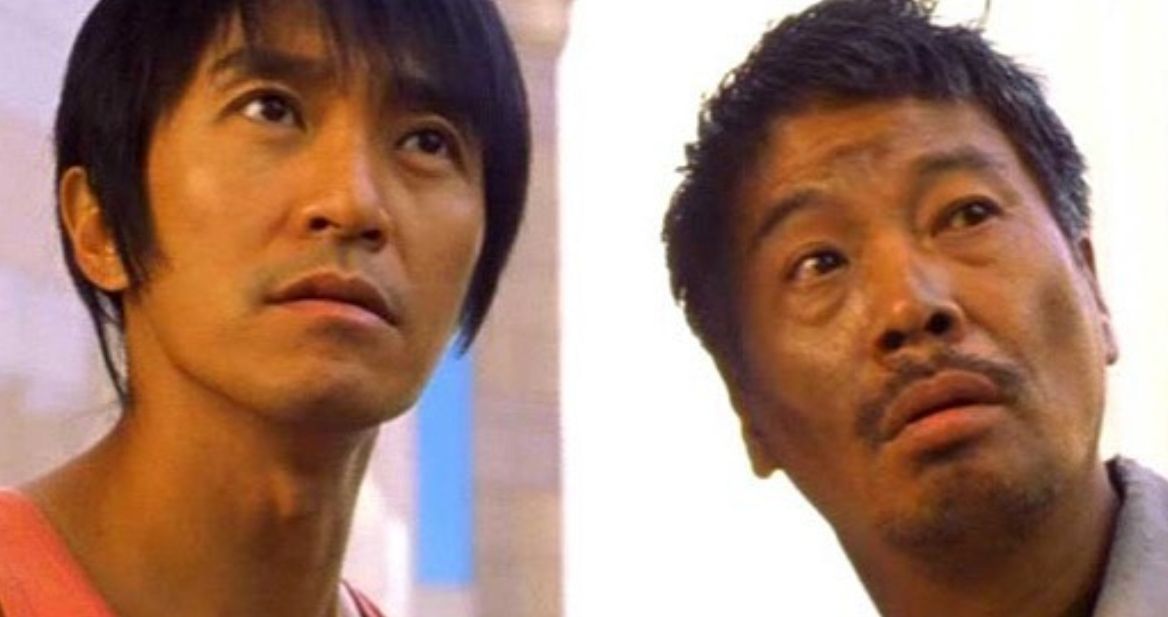 Tangkapan layar cuplikan adegan film Ng Man-tat (kanan) bersama Stephen Chow (kiri) dalam film Shaolin Soccer. Ng Man Tat yang dikenal sebagai paman Boboho meninggal dunia, Sabtu, 27 Februari 2021.